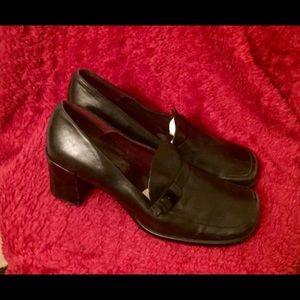 Nine West Black Leather Shoe Size 9